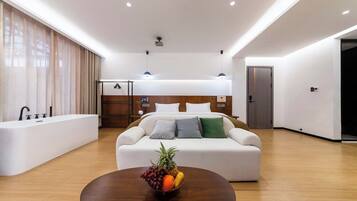 Design-Doppelzimmer | Individuell dekoriert, individuell eingerichtet, Schreibtisch