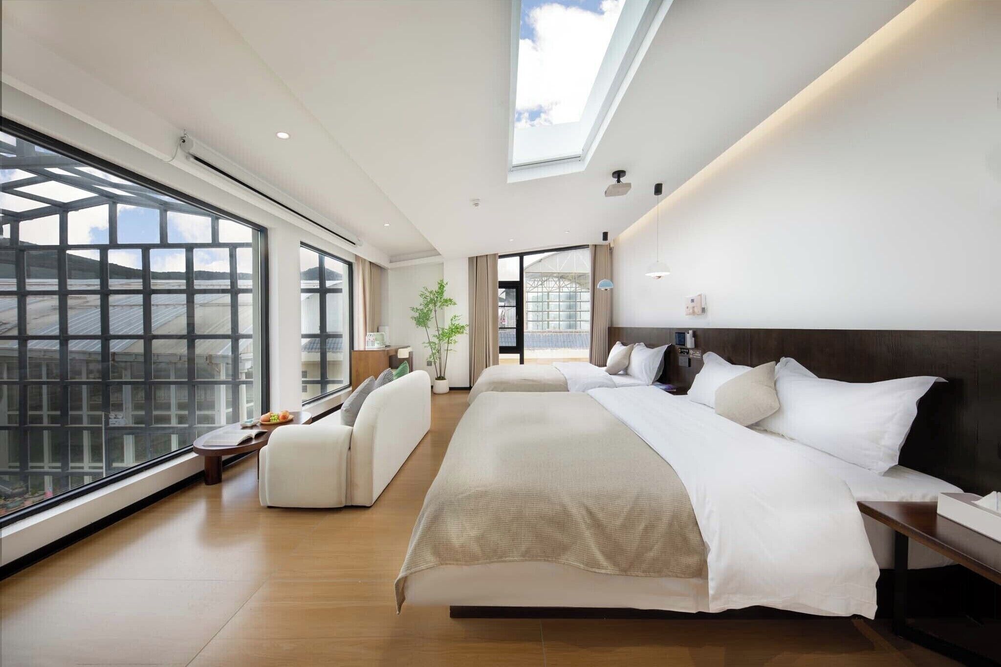 Decoración personalizada, muebles diferentes y escritorio 