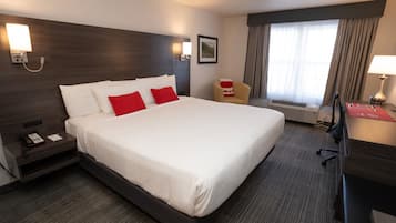 Single Room, 1 King Bed | Desk, laptop workspace, blackout curtains, iron/ironing board