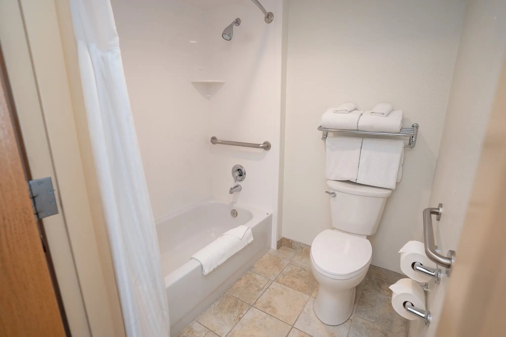 標準單人房, 1 張特大雙人床 | 浴室 | 免費梳洗用品、風筒、提供毛巾、番梘