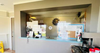 Victorian Motel & RV Park By Capital O Crowsnest