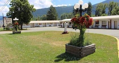 Victorian Motel & RV Park By Capital O Crowsnest
