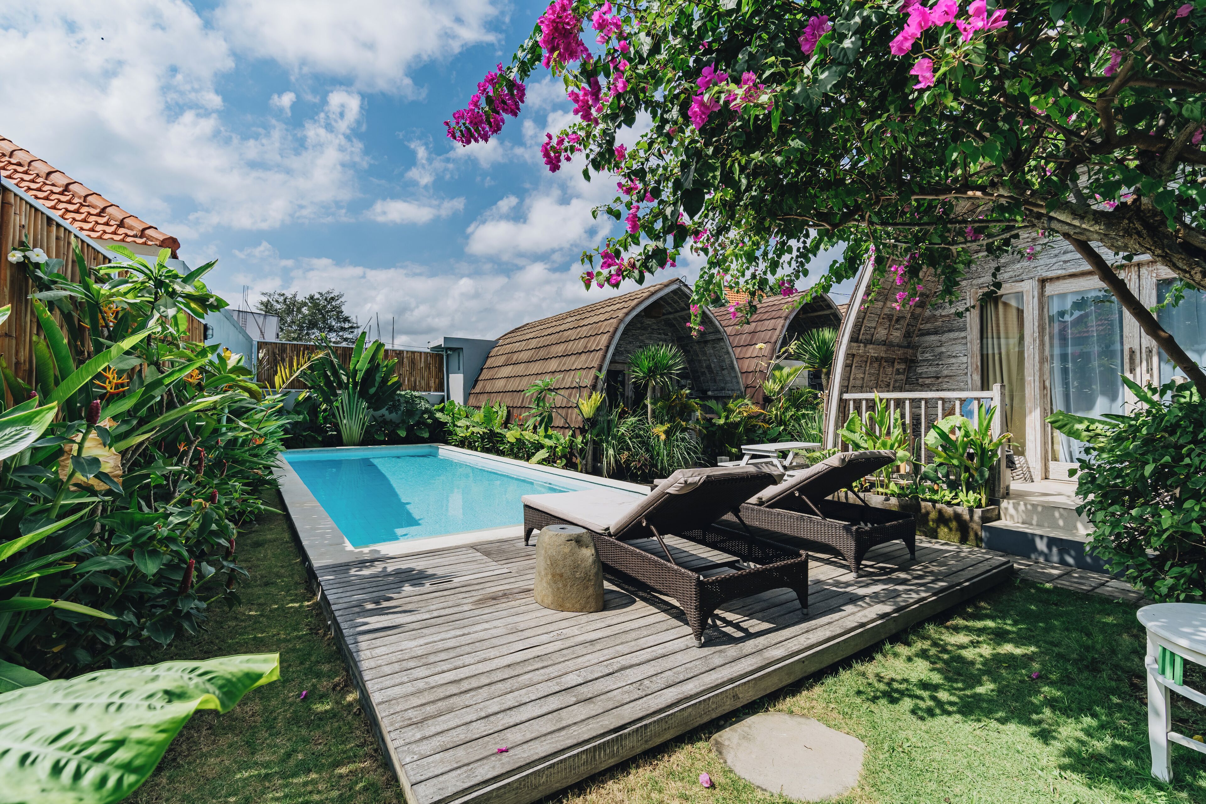 حمّام سباحة خارجي