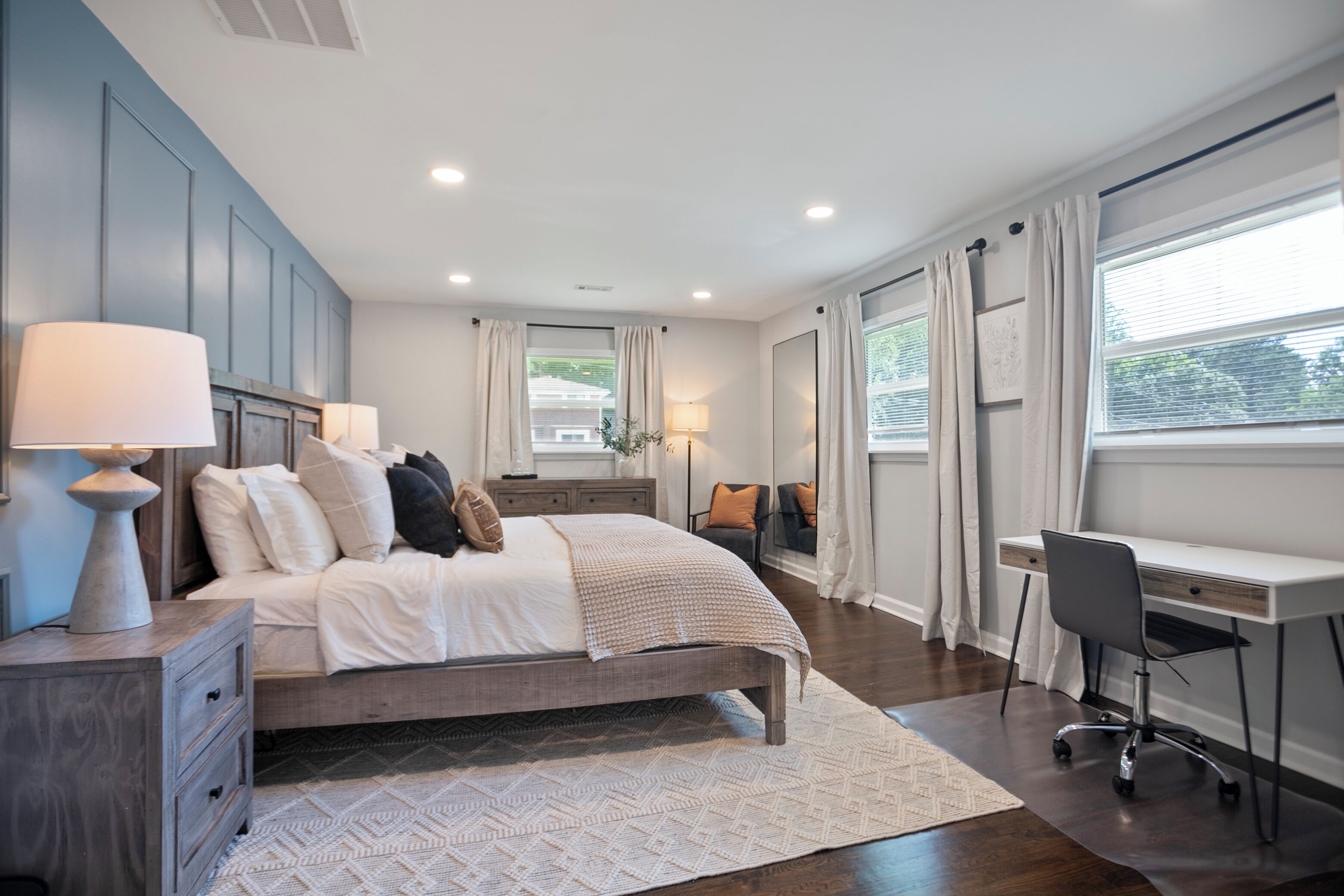 Schreibtisch, Bügeleisen/Bügelbrett, kostenloses WLAN, Bettwäsche