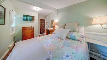 Travel crib, WiFi, bed sheets