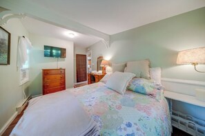 Travel crib, WiFi, bed sheets