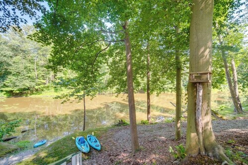Earth's River Retreat: Kayaks, Wineries and GOTL