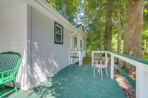 Earth's River Retreat: Kayaks, Wineries and GOTL