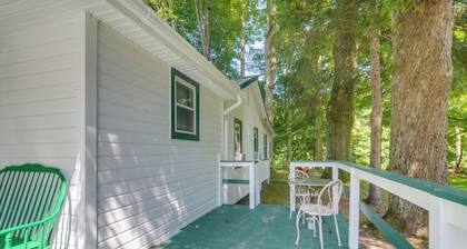 Earth's River Retreat: Kayaks, Wineries and GOTL