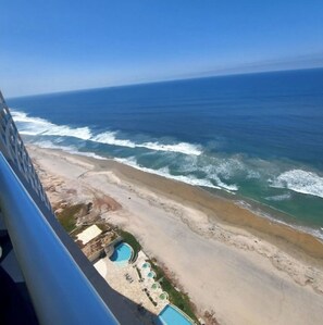 Beach - Penthouse Oceanview | Jacuzzi + Infinity Pool, Gym (Playas de Rosarito)