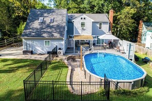 Exterior - 3BR Charlotte Escape: Pool, Hot Tub and Theater (Charlotte)