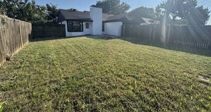 Fenced Yard • Fire pit • Fireplace • Pet Friendly