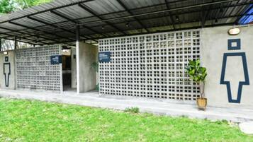 Tent | Shared bathroom