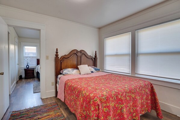 Bügeleisen/Bügelbrett, WLAN, Bettwäsche