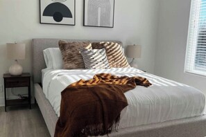 Iron/ironing board, WiFi