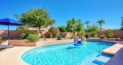 Upscale Phoenix Abode: Walk to South Mountain Park