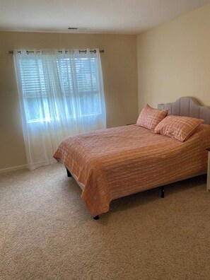 Iron/ironing board, travel crib, WiFi, bed sheets