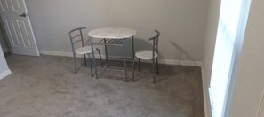 تناول الطعام