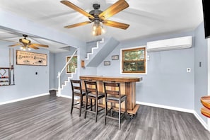 Interior - Hot Tub-GameRoom-Gym -Sleeps 20-Walk to Masters (Augusta)