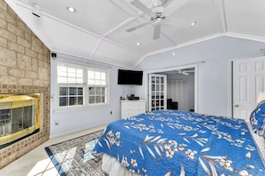 Iron/ironing board, travel cot, WiFi, bed sheets - Hot Tub-GameRoom-Gym -Sleeps 20-Walk to Masters (Augusta)