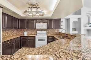 Fridge, microwave, oven, stovetop - Fenced Yard • Outdoor Lounge, Grill • Mini Library (Cape Coral)