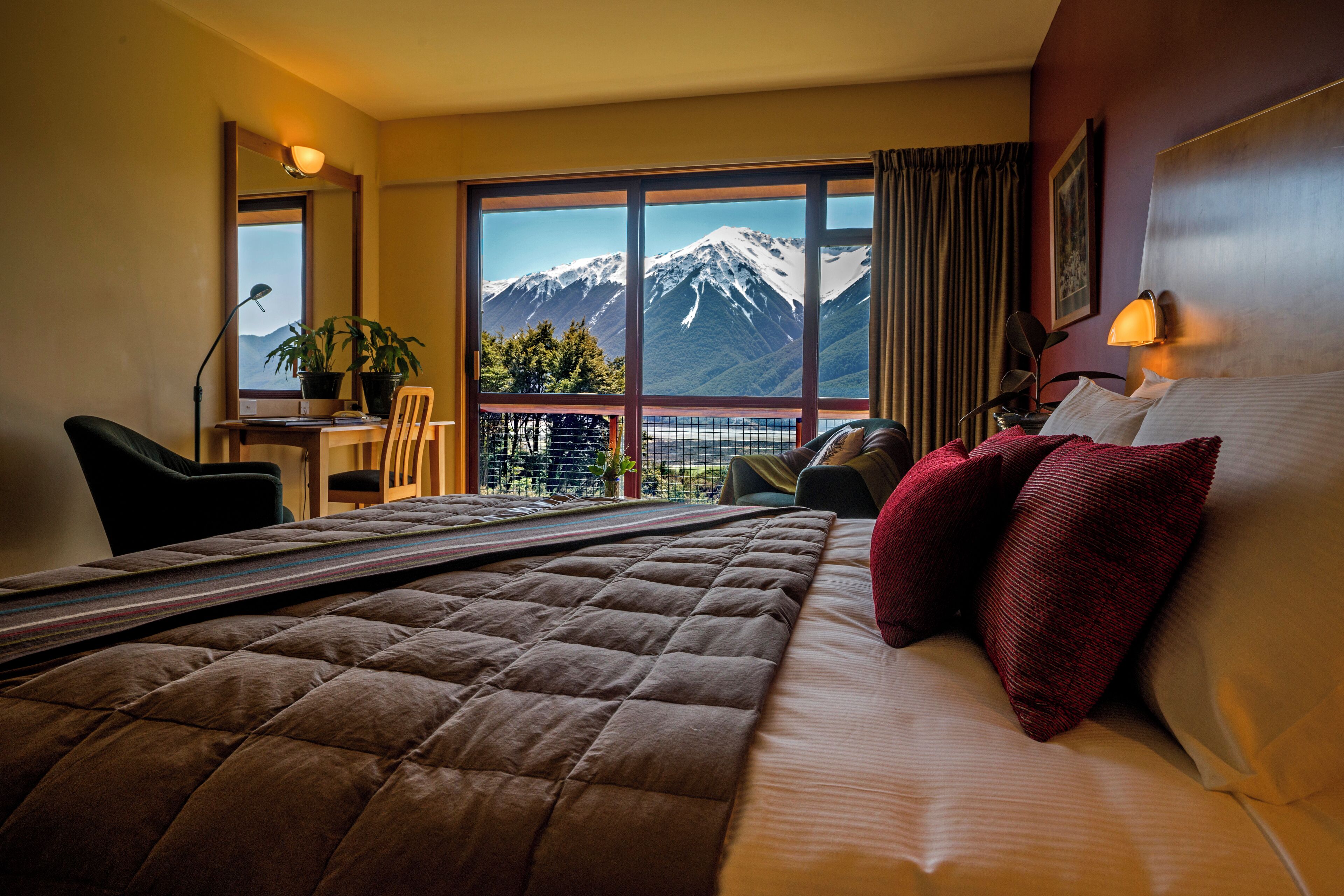 Mountain View (Located within Main Lodge)