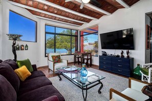 Living area - Ocean front casa! Amazing views, jump into the water! Central location w/ wifi! (San Carlos Nuevo Guaymas)