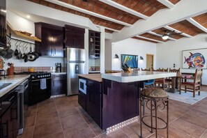 Private kitchen - Ocean front casa! Amazing views, jump into the water! Central location w/ wifi! (San Carlos Nuevo Guaymas)