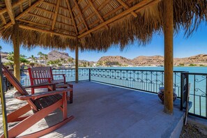 Terrace/patio - Ocean front casa! Amazing views, jump into the water! Central location w/ wifi! (San Carlos Nuevo Guaymas)