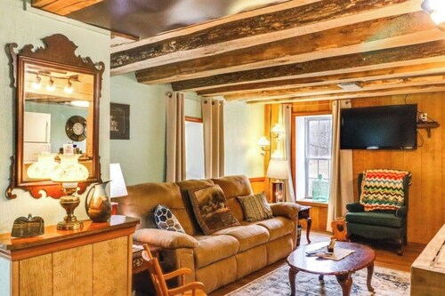 Cozy Bremen Cabin with Hot Tub and Outdoor Bliss