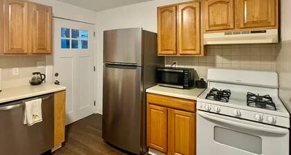 The "BEAT NAVY!" House in Beacon near SHOPS and HIKING