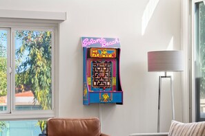 Games room - Newly Renovated 3-BR partial ocean view / ocean front complex in Solana Beach (Solana Beach)