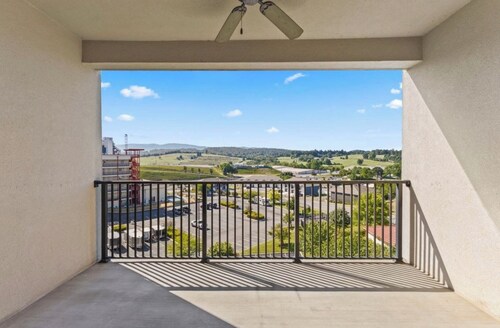 Mountain View-Peaceful 1 BR, 1 Bathroom Condo in Bristol