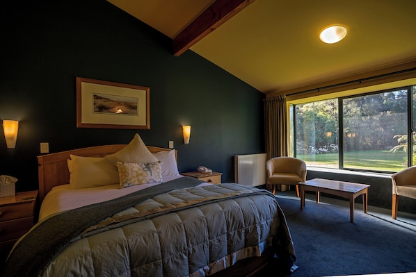 Habitación, vista al valle | Escritorio, tabla de planchar con plancha y wifi gratis