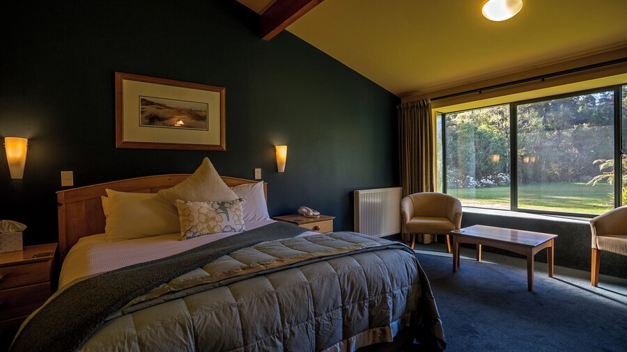 Wilderness Lodge Lake Moeraki