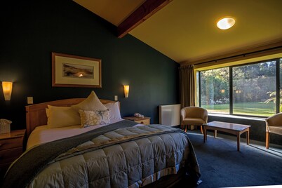 Wilderness Lodge Lake Moeraki