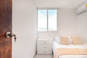 3 chambres, fer et planche à repasser, Wi-Fi gratuit, draps fournis