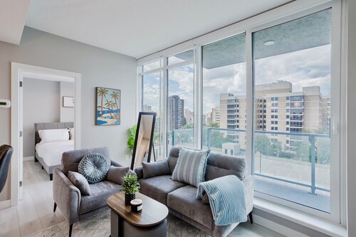 Elegant Suite, Dt Views,River valley