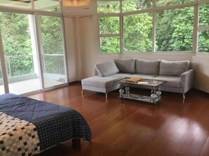 Zimmer, 1 Schlafzimmer, Balkon, Gartenblick