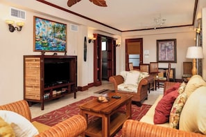 TV - 1BR/1BTH Suite | Sunfish Suite 205 | La Beliza (San Pedro)