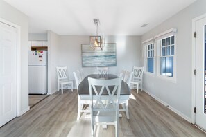 Dining - Starfish: Dog-Friendly Buxton Townhome Near Beach (Buxton)