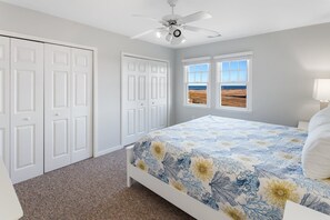 4 bedrooms, iron/ironing board, free WiFi, bed sheets - Starfish: Dog-Friendly Buxton Townhome Near Beach (Buxton)