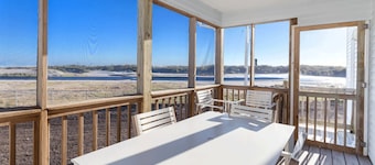 Starfish: Dog-Friendly Buxton Townhome Near Beach