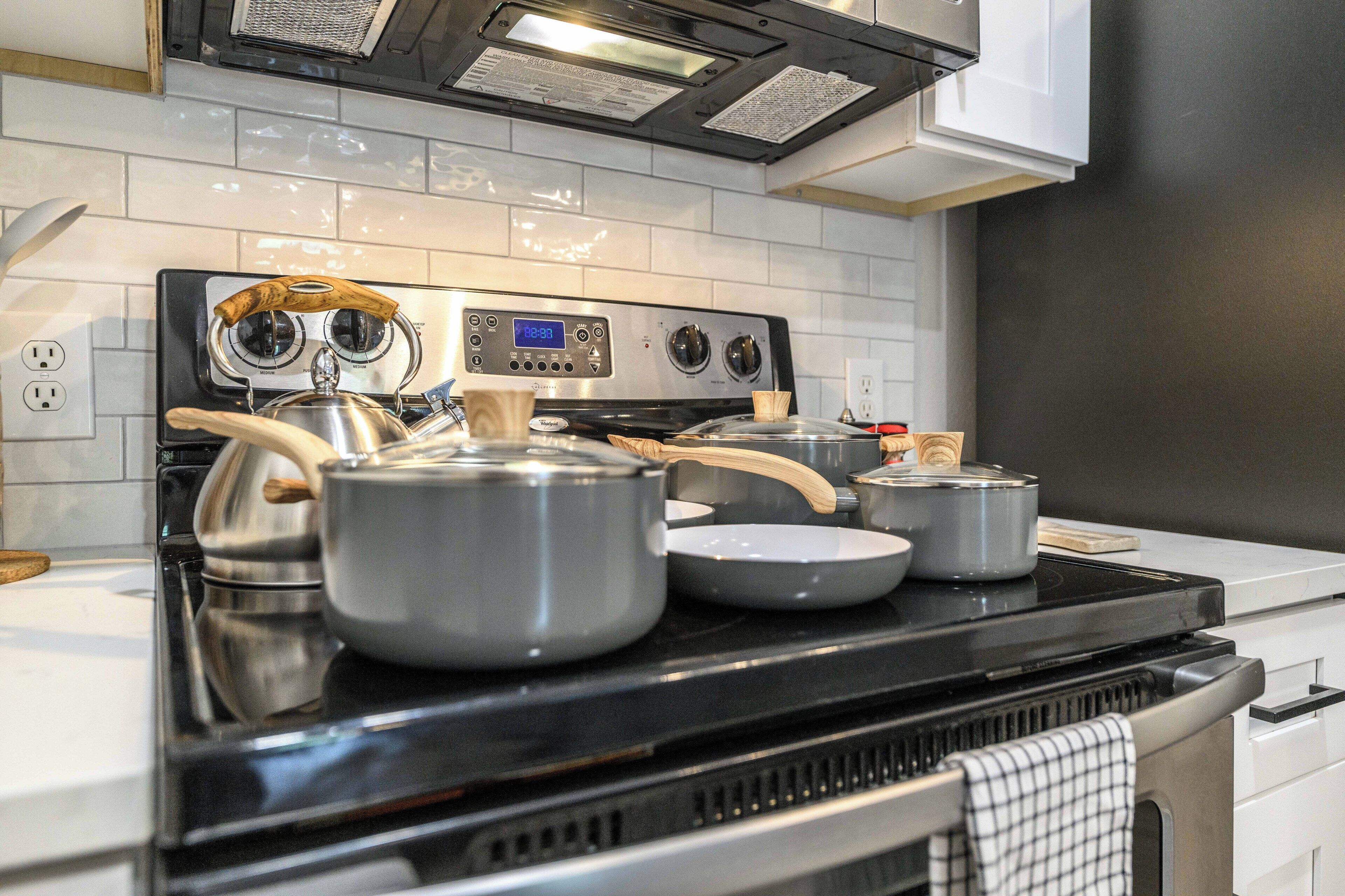 電子レンジ、オーブン、コンロ、食器洗い機