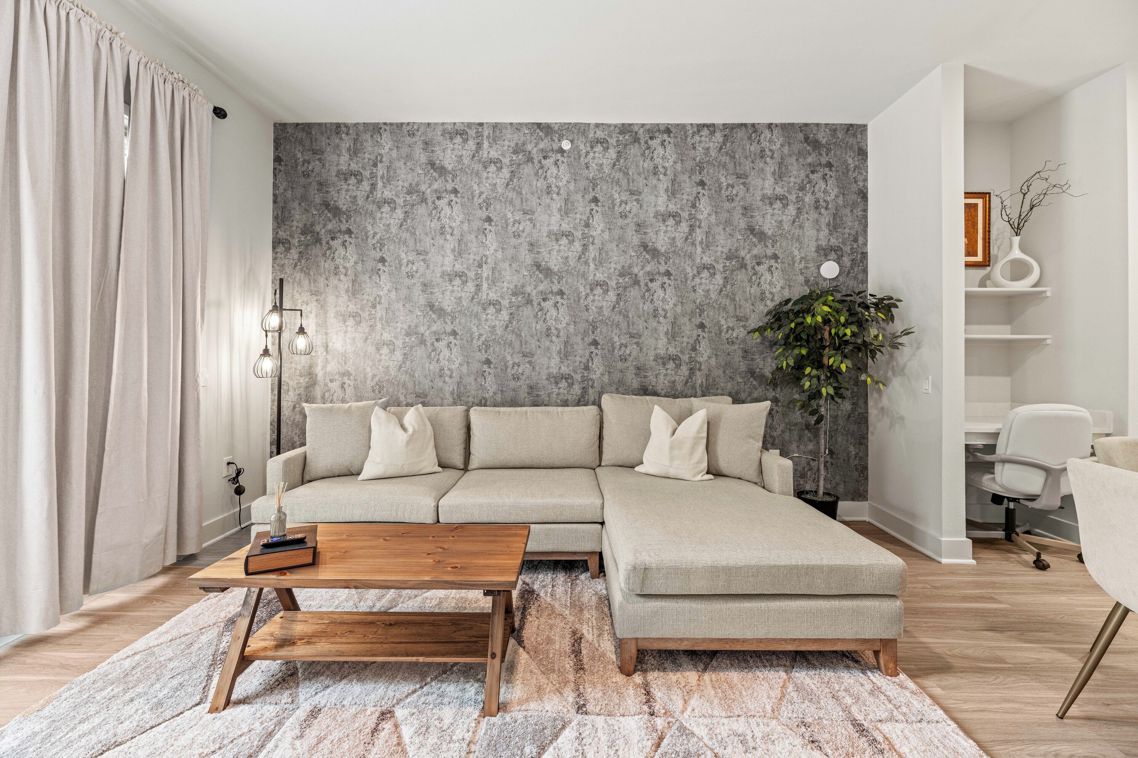 Televisión y chimenea 