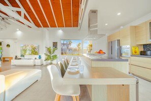 Private kitchen - Dream 4BRVilla~Large Pool~Close2Beach~BBQ~Golf~Gym (Noord)