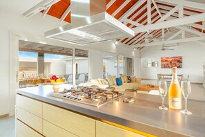 Interior - Dream 4BRVilla~Large Pool~Close2Beach~BBQ~Golf~Gym (Noord)