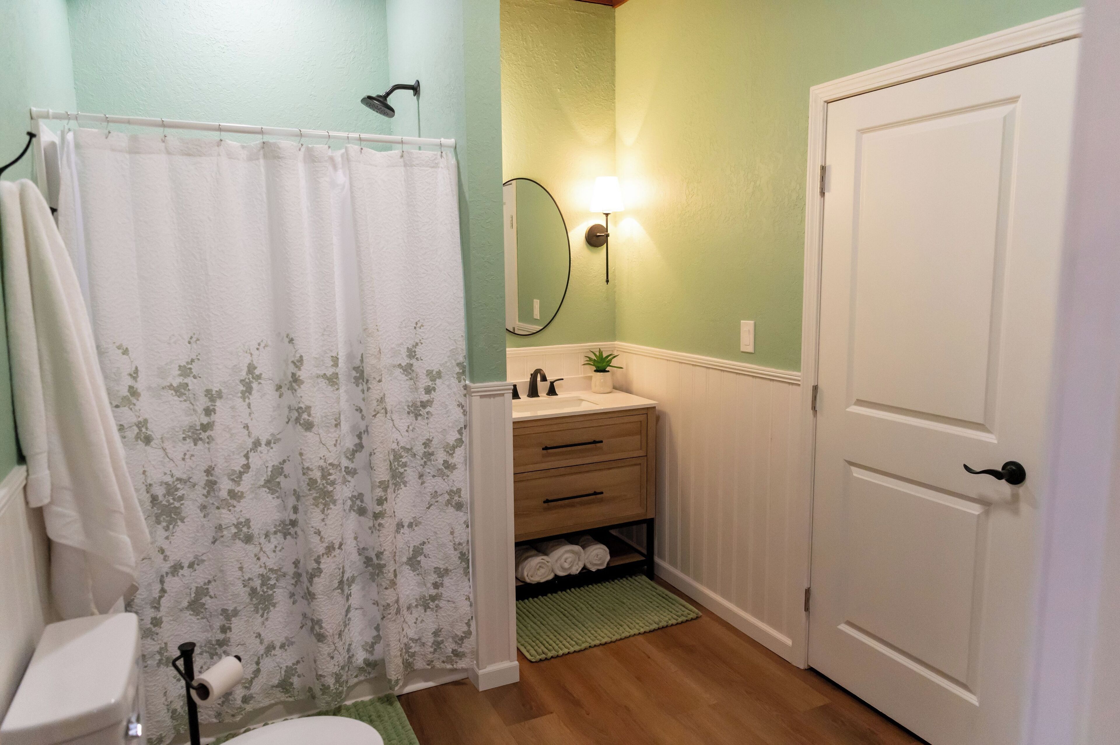 Dusche, Handtücher, Seife, Toilettenpapier