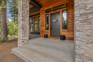 تفاصيل الفندق من الخارج