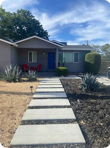 Newly remodeled, 20 minutes from SMF